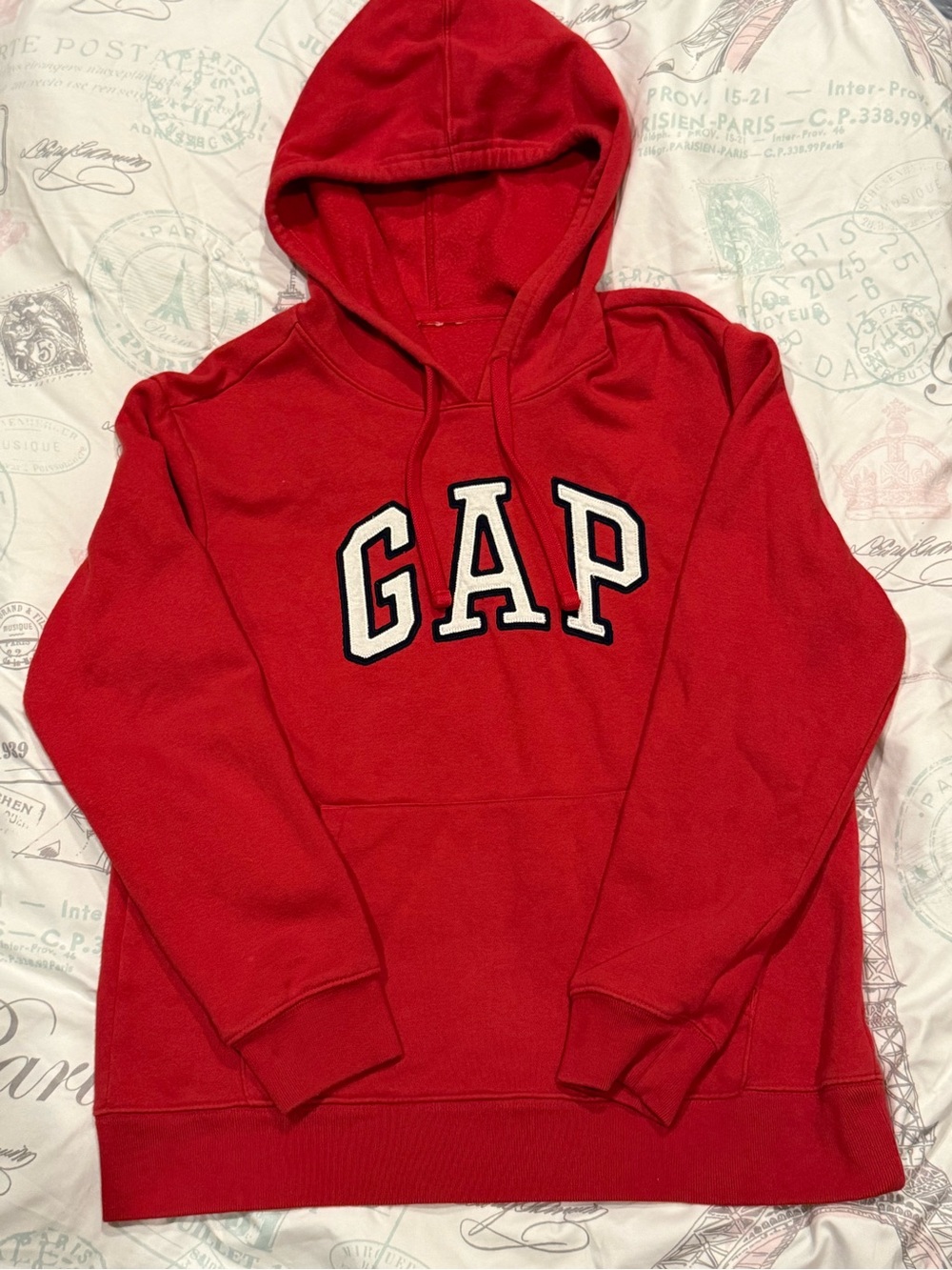 RED GAP LOGO HOODIE